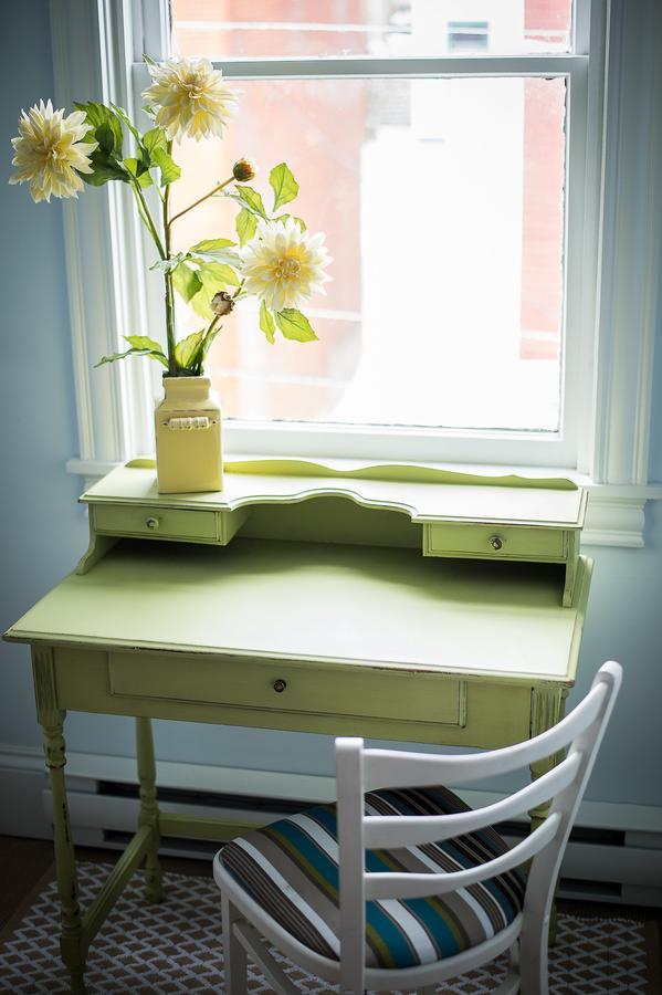 Salt Shaker Deli & Guest house Lunenburg